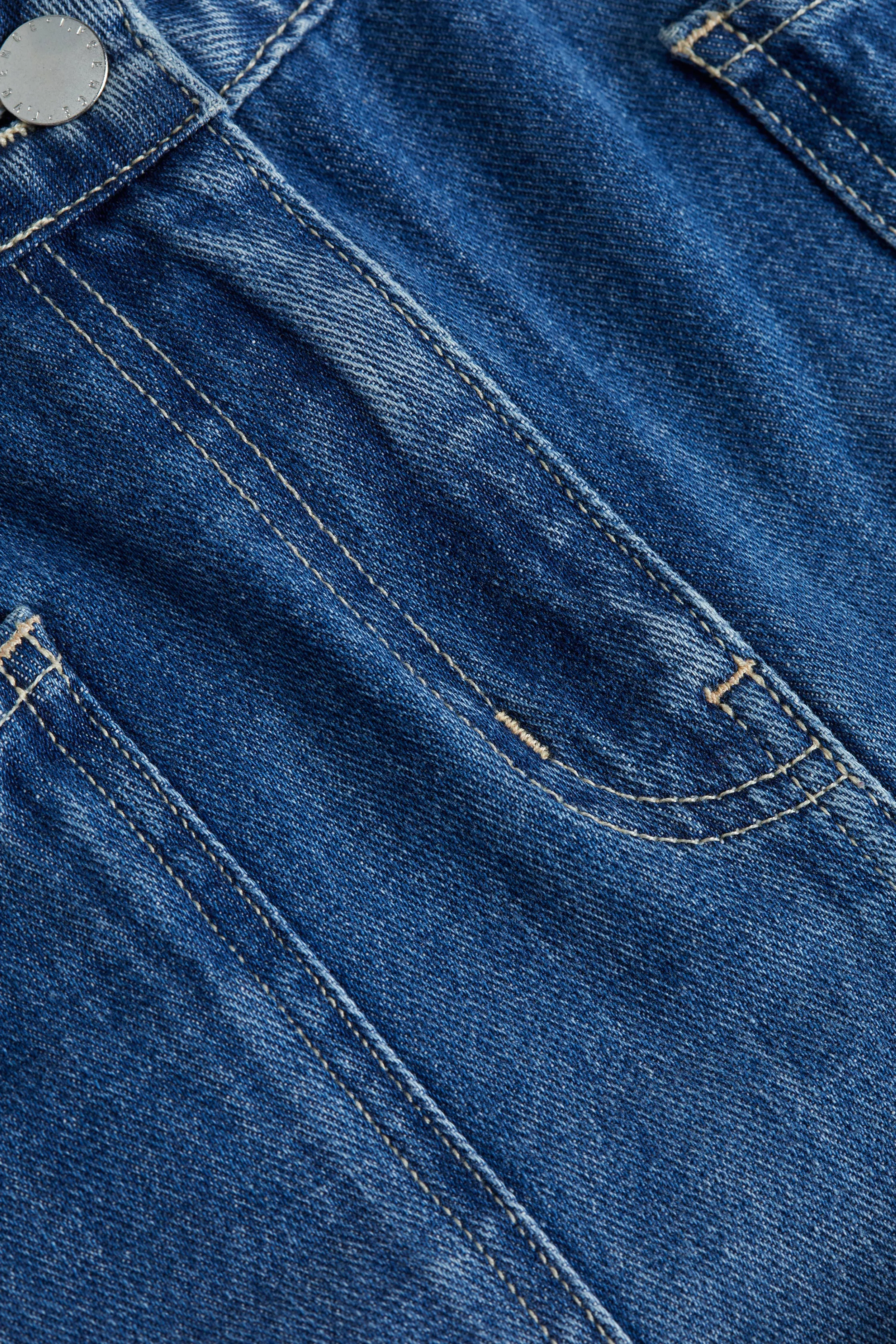 Cody Barrel-Leg Jean