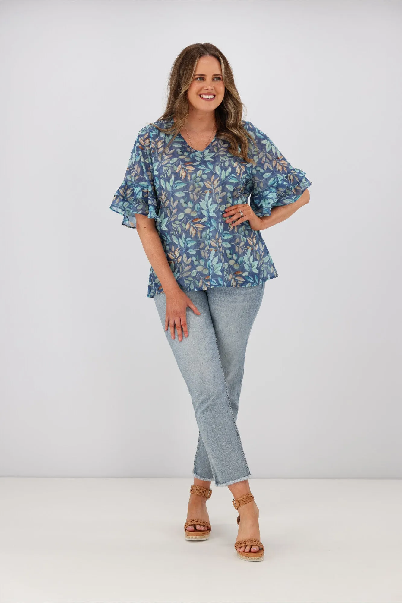 Gloss by Shine On Harper Frill Sleeve Top Blue Leaf Print