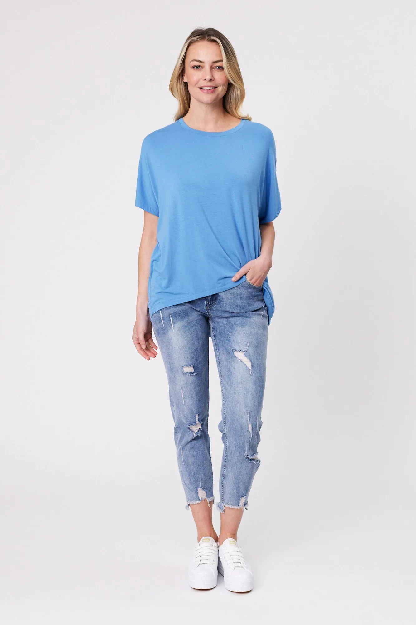 Shine On Essentials Comfort Tee Light Blue