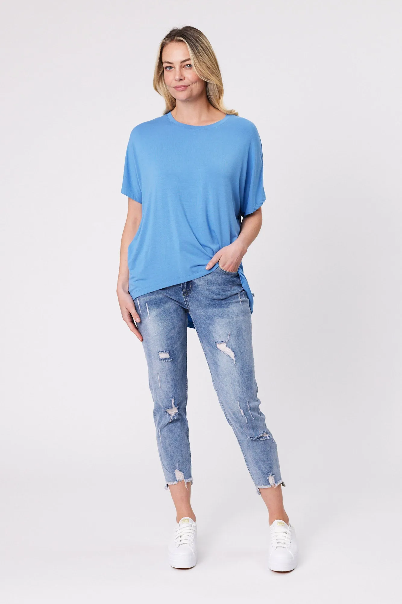 Shine On Essentials Comfort Tee Light Blue