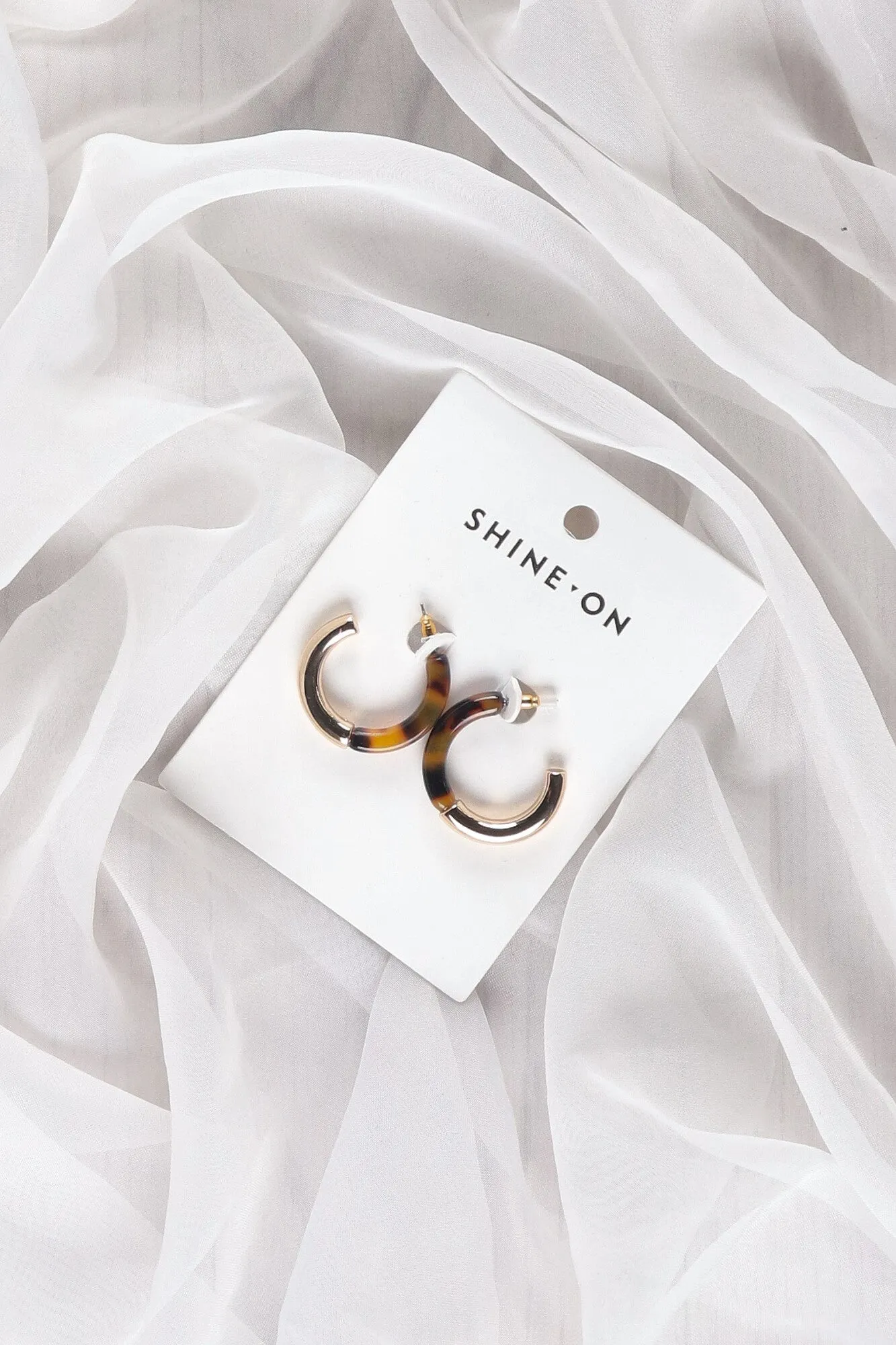Shine On Label Tort Hoop Earring Gold