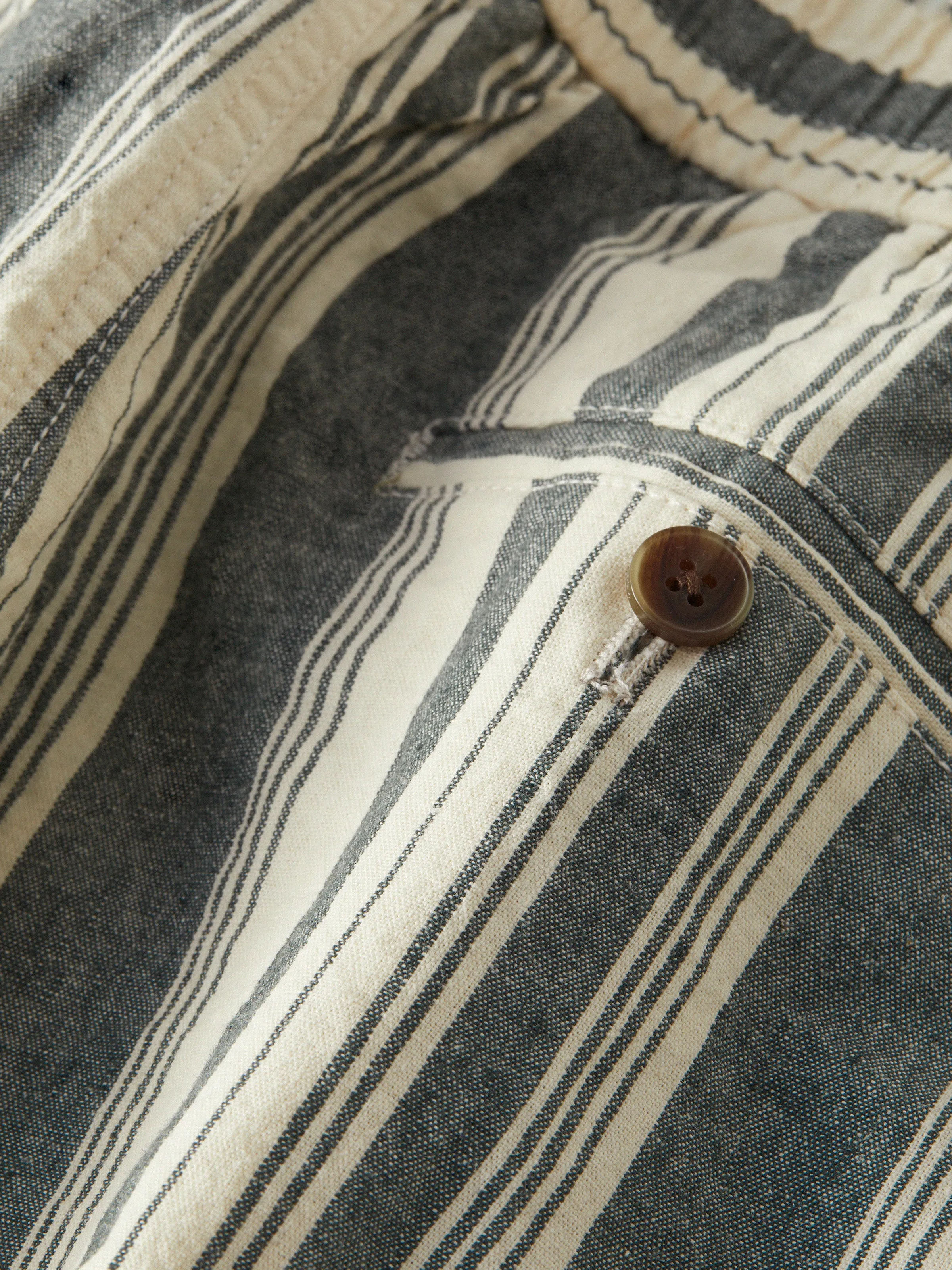 The Striped Linen Pull-On 9in Short in Smoked Green