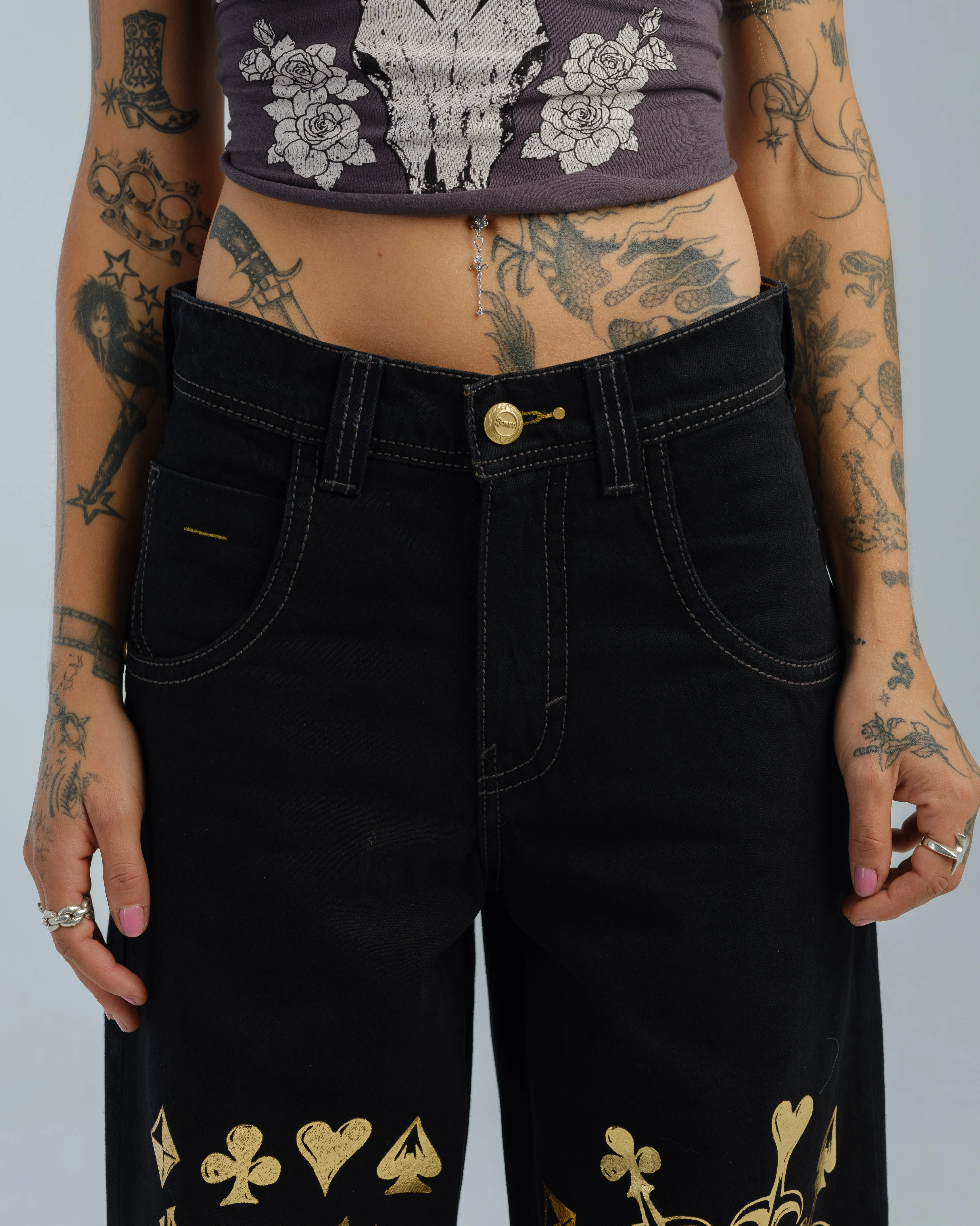 W Gambler. 23. Jet Black.
