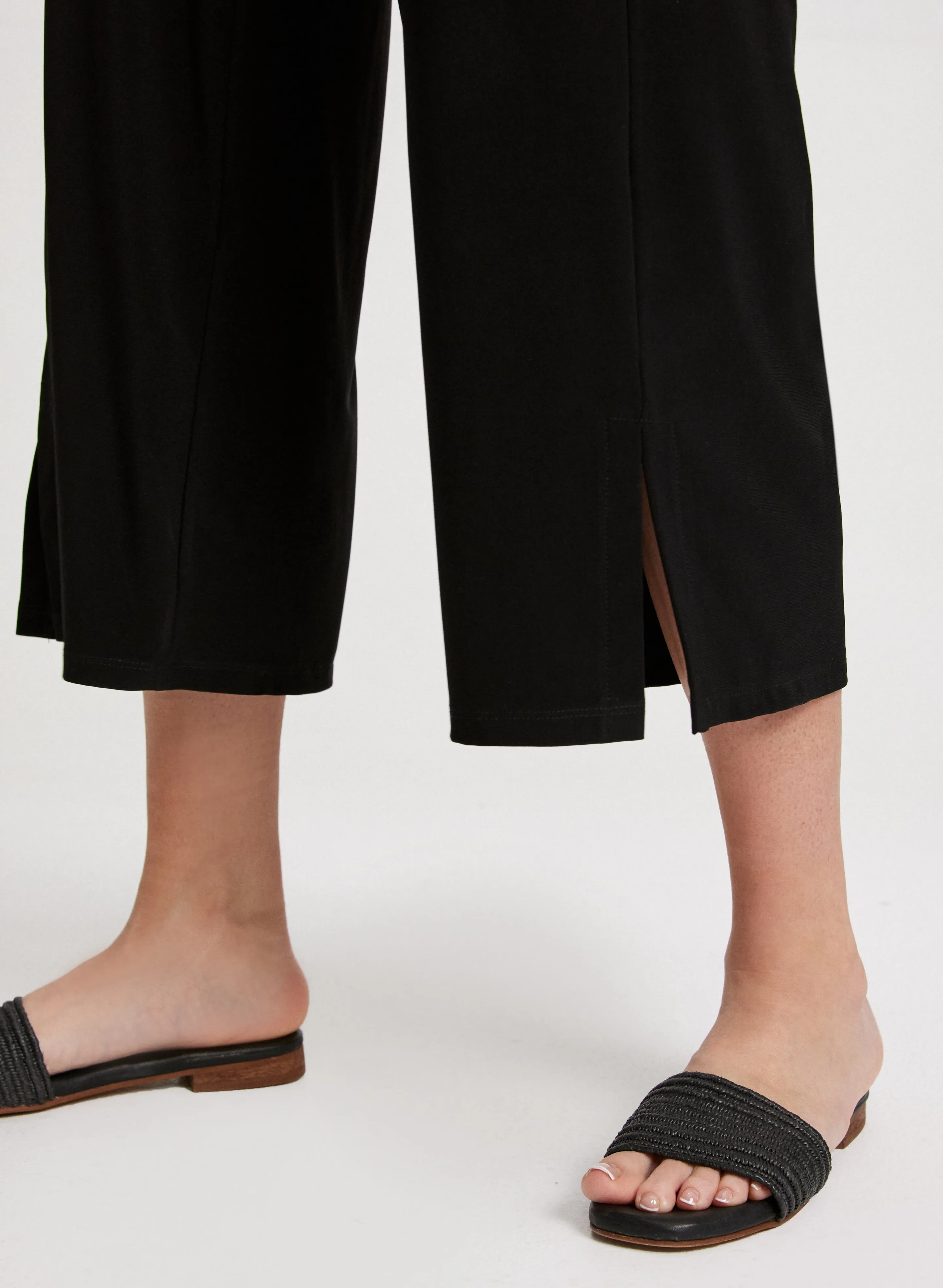 Wide Leg Pull-On Capris